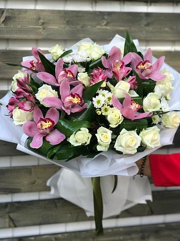 Букет цветов из: Розы и Хризантемы в Кулунде