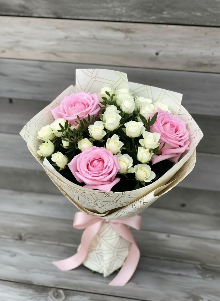 Букет цветов из: Розы в Кулунде