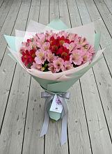 Букет цветов из:  Альстромерии в Кулунде