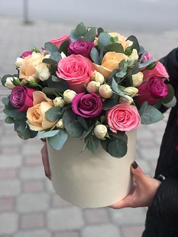Цветочная композиция из Розы в шляпной коробке в Кулунде