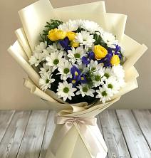 Букет цветов из:  Ирисы, Хризантемы и Розы в Кулунде