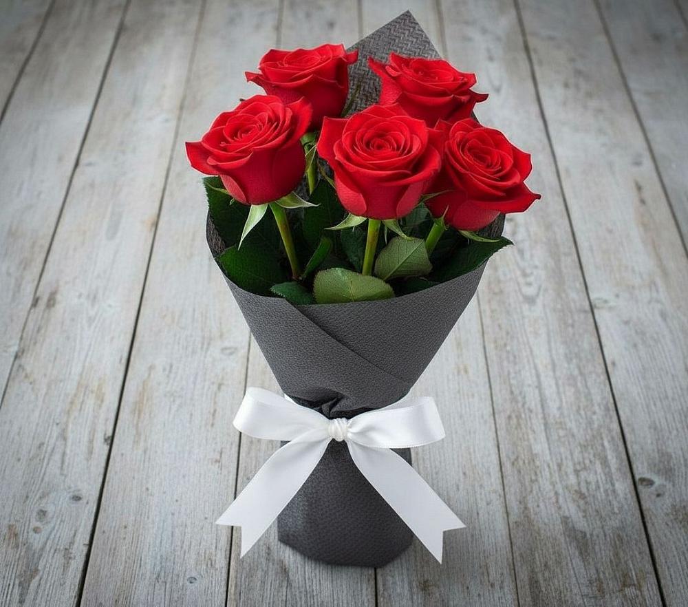 Букет 5 Красных роз Эдлесс Лав в Кулунде
