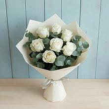 Букет Белые розы в Эвкалипте в Кулунде
