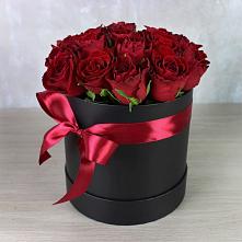 Цветочная композиция из Розы в шляпной коробке в Кулунде