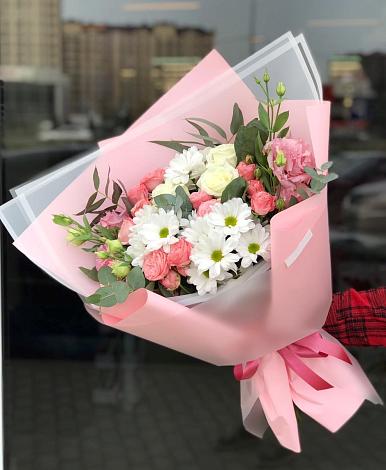 Букет цветов из: Розы, Лизиантусы и Хризантемы в Кулунде